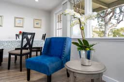 100% NEW STUNNING LARGE HOME, GARDEN @ BEACH, RESERVED PARKING - Image 5