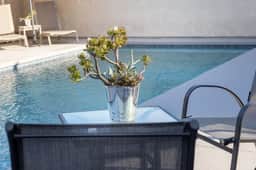 Stunning 4 Bedroom 1 Level- Pool, Spa, Grass Yard, Fire Pit, Garage, BBQ - Image 5